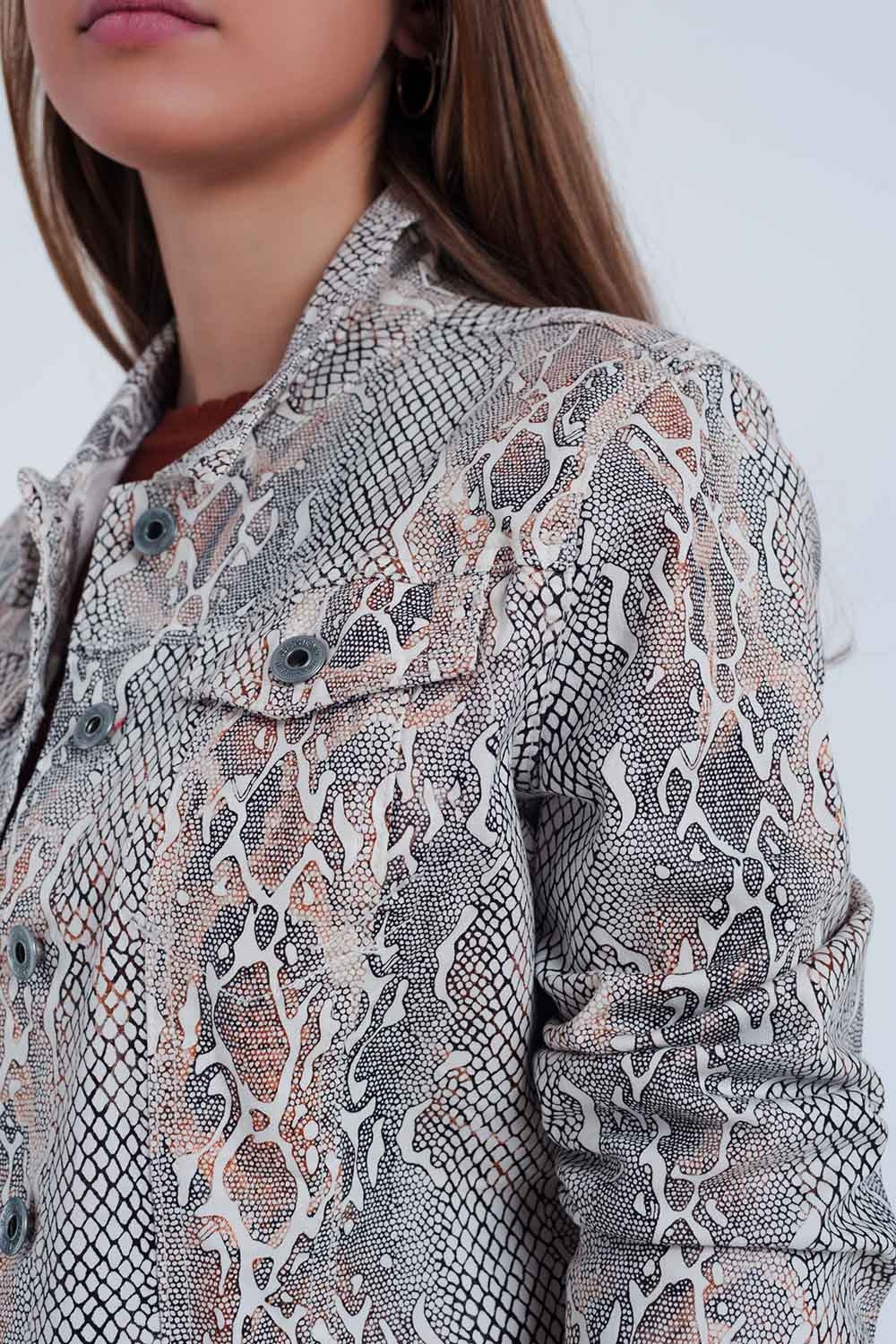 Chaqueta con estampado de efecto piel de serpiente