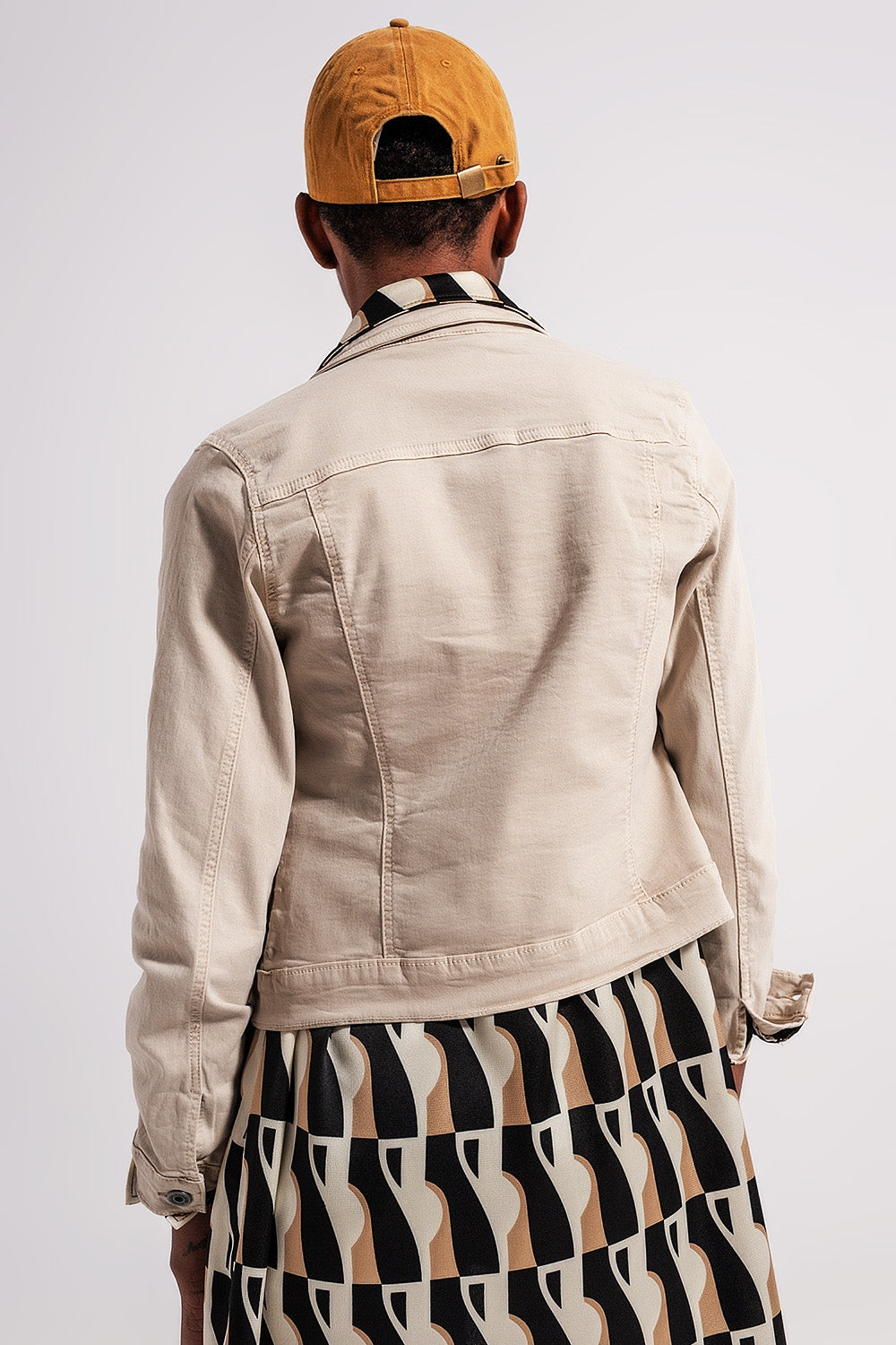 Chaqueta vaquera beige de corte slim