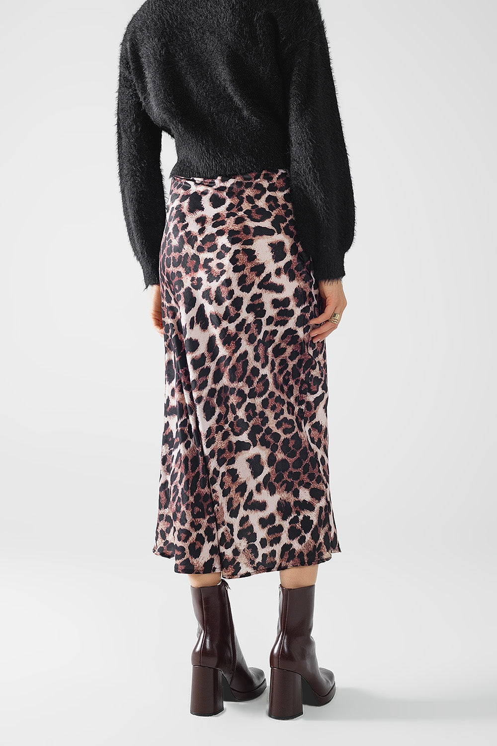 Falda midi acampanada con estampado de leopardo