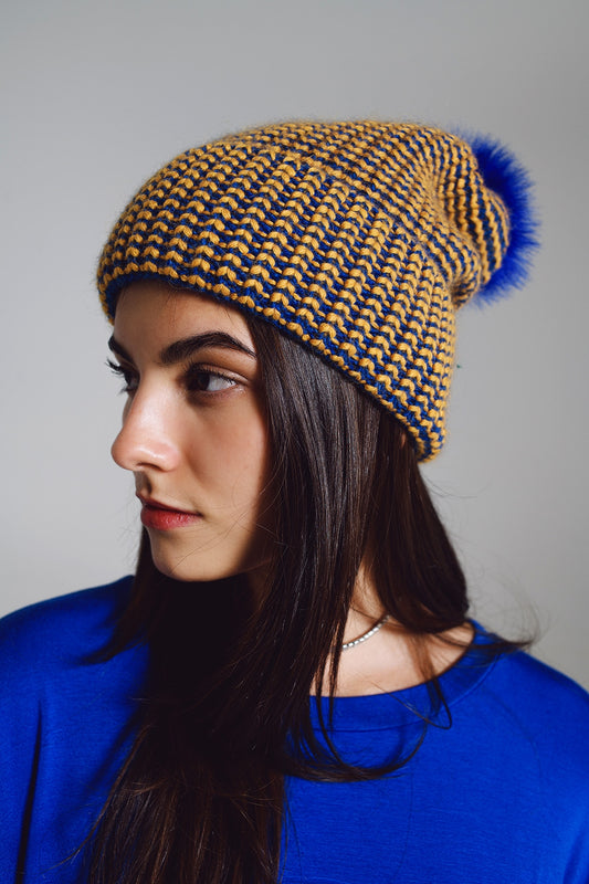 Q2 Gorro de punto con pompón en azul y amarillo