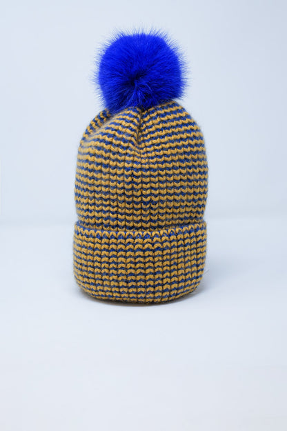 Gorro de punto con pompón en azul y amarillo