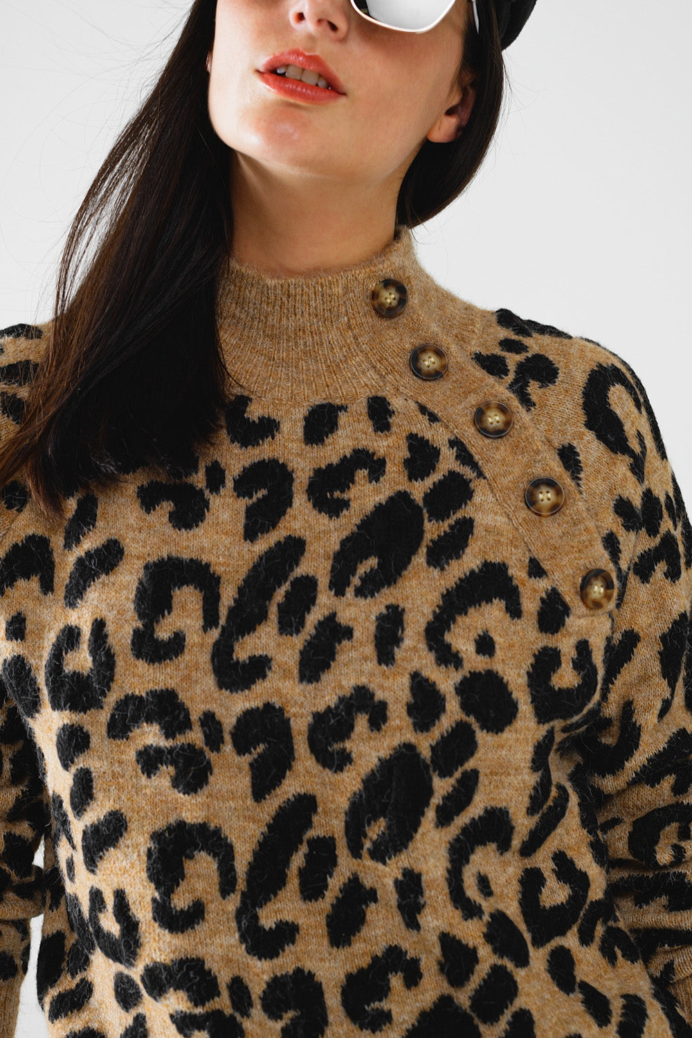 Jersey de punto de leopardo con botones laterales