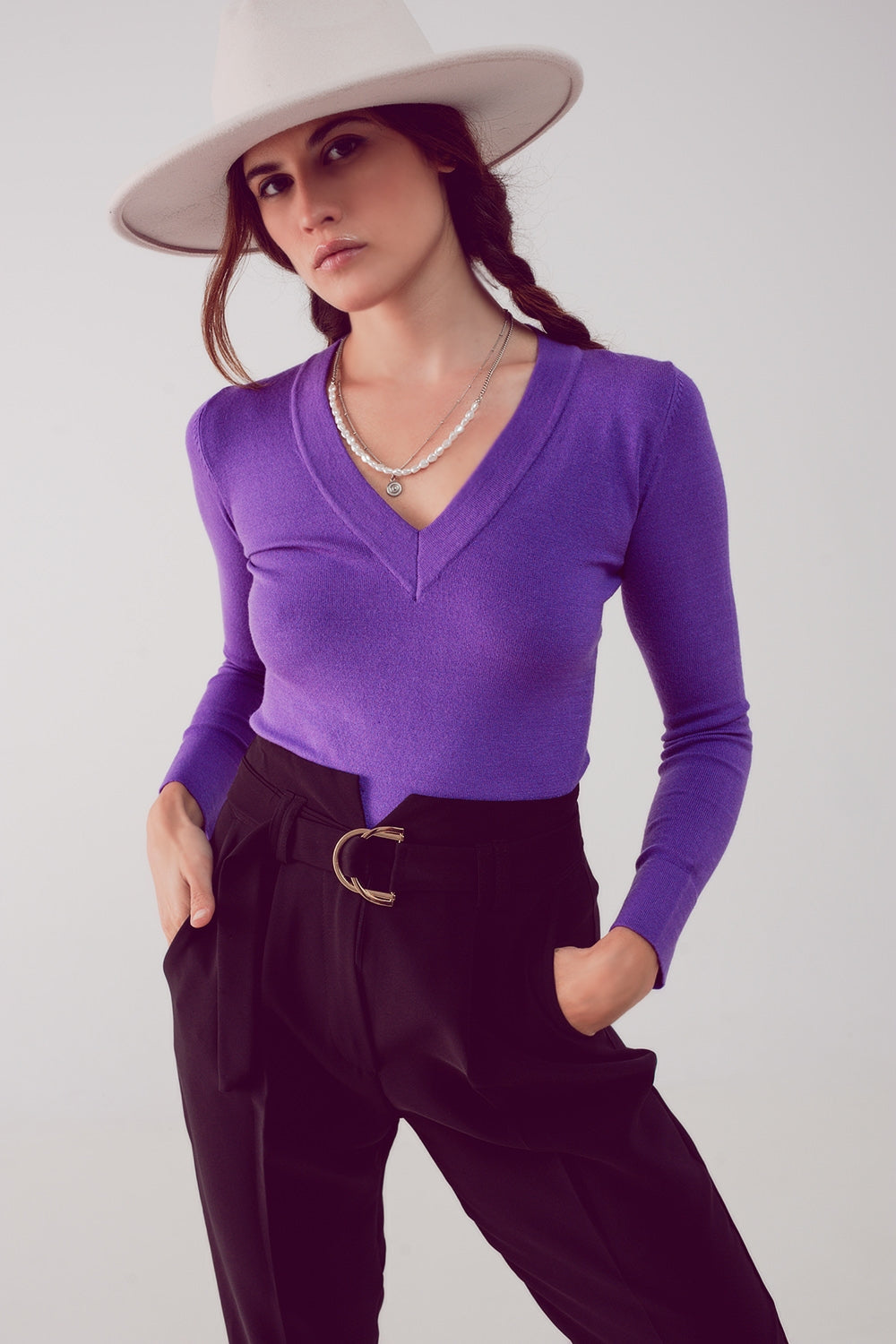 Jersey morado con escote V de punto fino