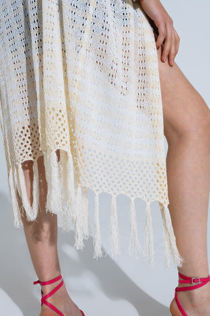 Poncho Crema Estilo Boho Con Punto Pointelle A Rayas Y Detalles De Flecos