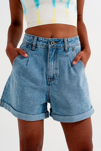 Shorts vaqueros azules con bajos vueltos de talle alto