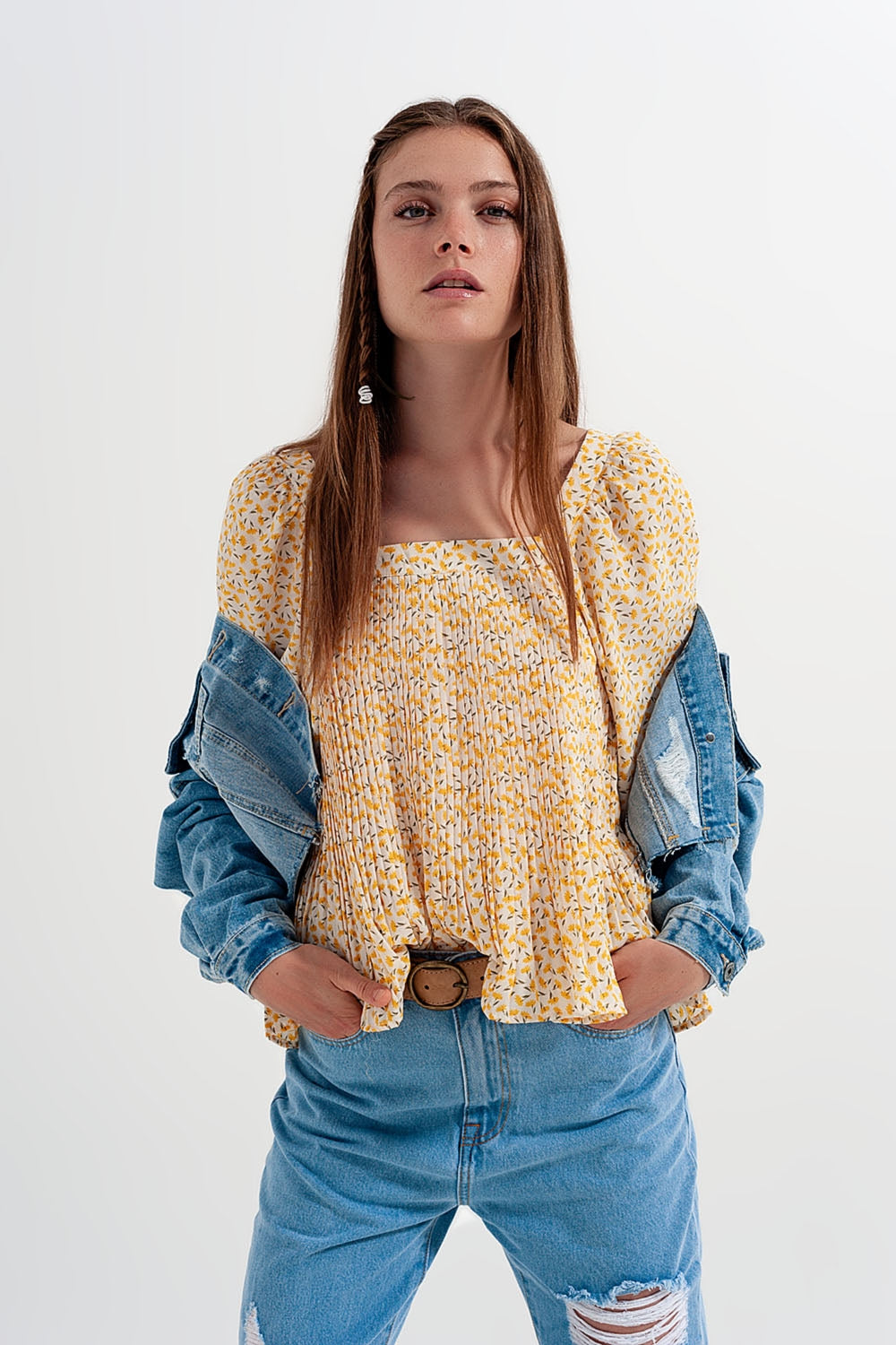 Top con escote cuadrado manga abullonada y estampado floral en amarillo